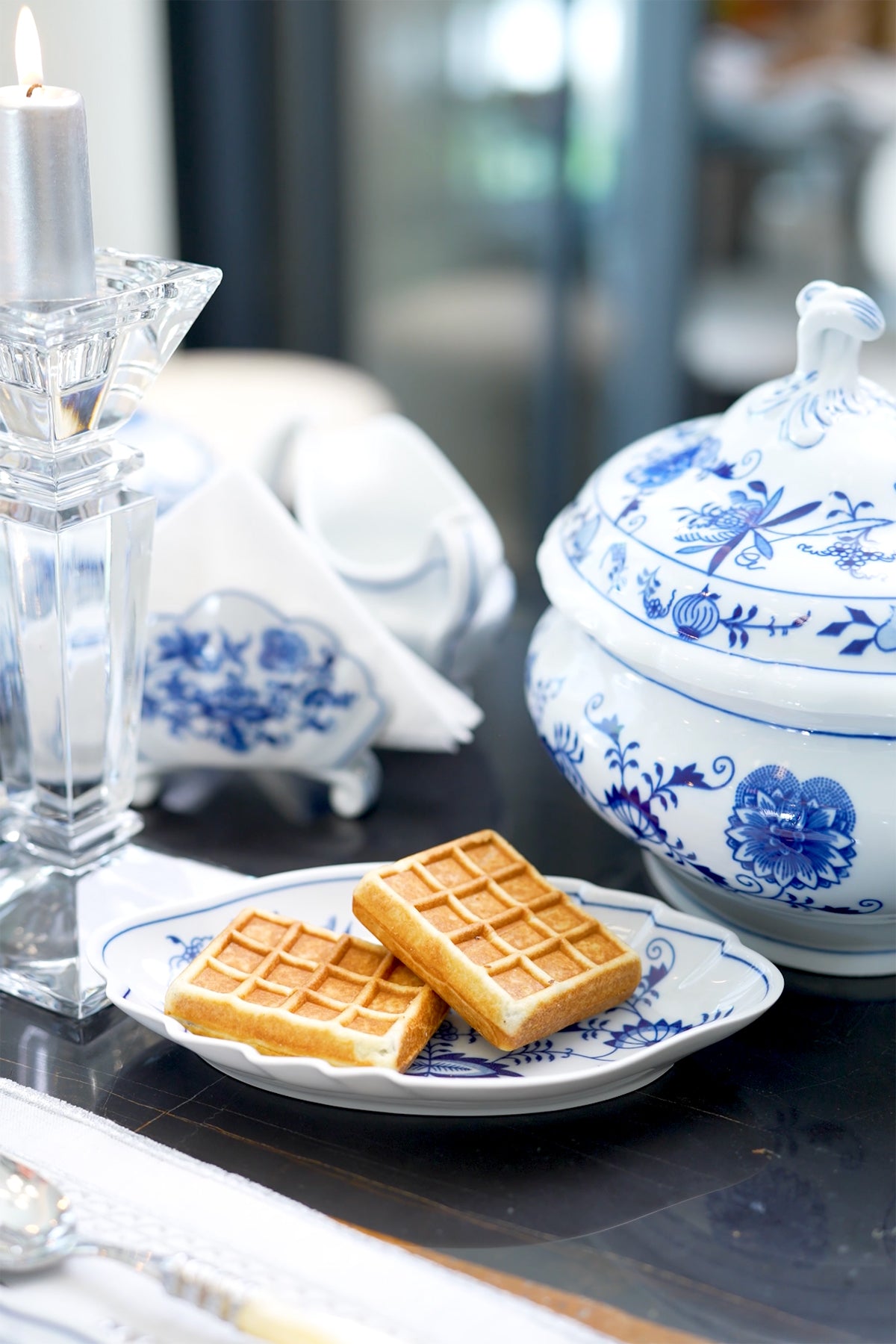 CESKY PORCELAN DUBİ 1860 Cibulak Tabak Renkli